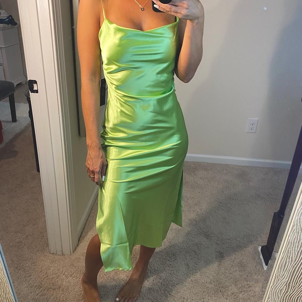 Lime green LuLus Dress Satin never worn size XS